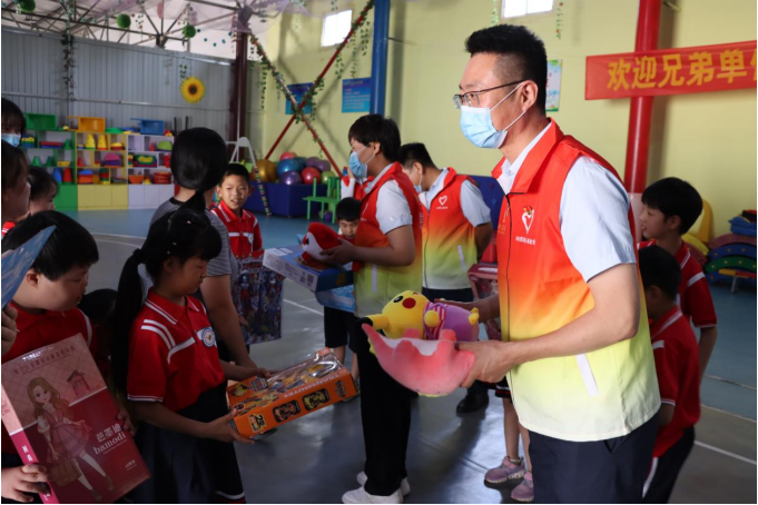 向陽集團六一愛心慰問活動